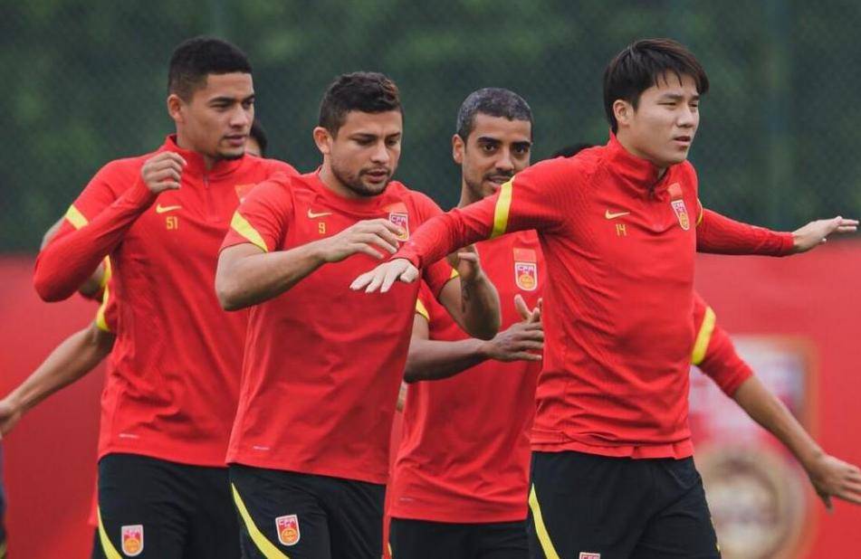 欢迎在评论, 世界足坛, 设计合适的 欢迎在评论, 世界足坛, 设计合适的